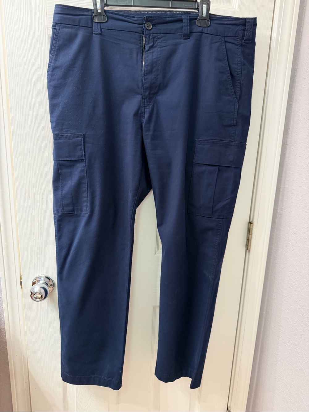 Banana Republic Men’s Navy Cargo Pants - Slim Straight 38 x 32